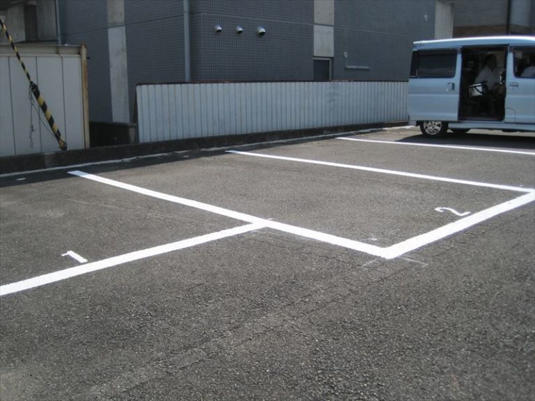 【ライン幅変更可能！】京都府長岡京市付近で5台の駐車場白線引き直し