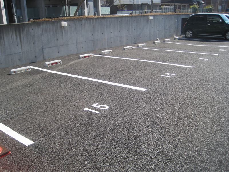 奈良県橿原市周辺で駐車場の白線引き直し作業【リピーター様多数！】