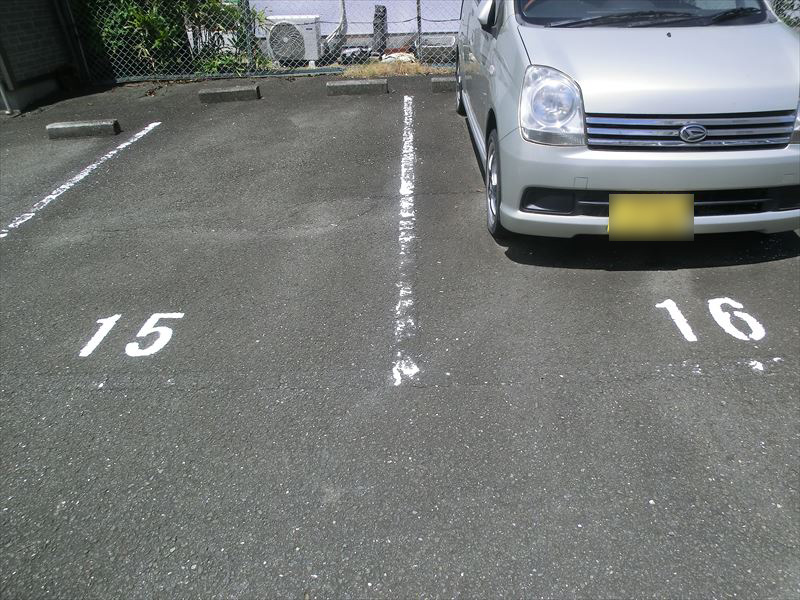 藤井寺市で約30台の駐車場番号打ち作業【ナンバー打ちのみ】